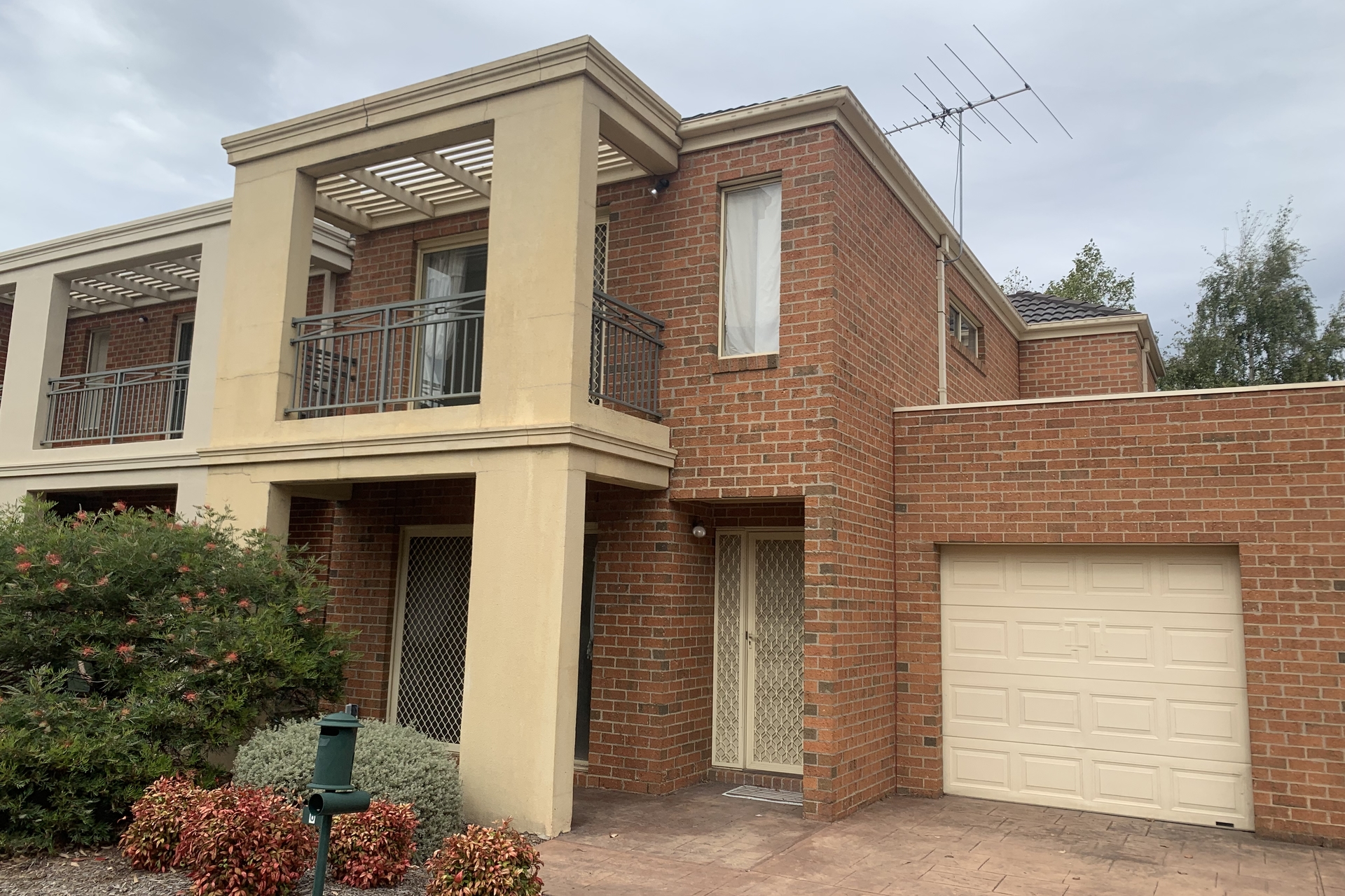 6 Woodlands Grove, MITCHAM VIC 3132