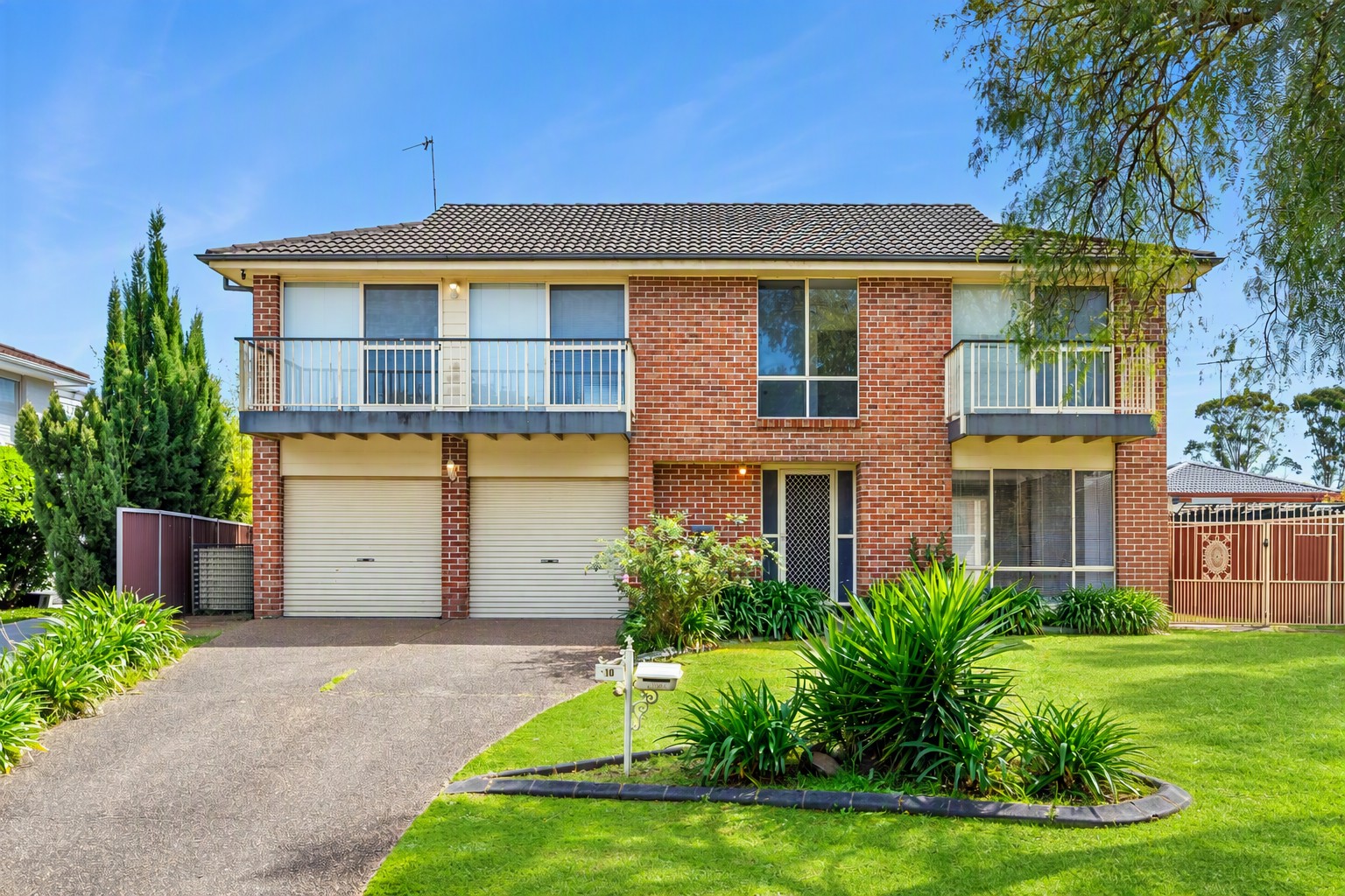 10 Roberts Place, MCGRATHS HILL NSW 2756