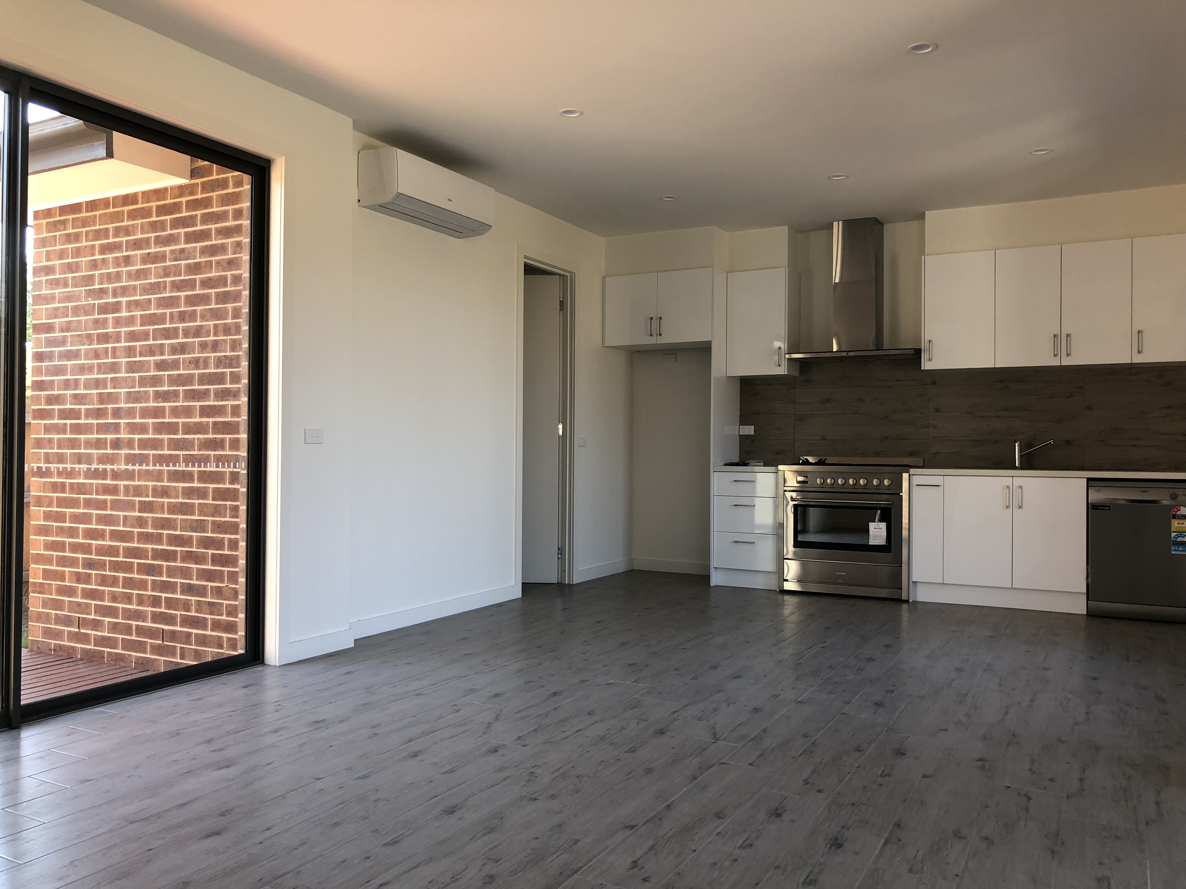 2 / 208 Railway Parade, NOBLE PARK VIC 3174