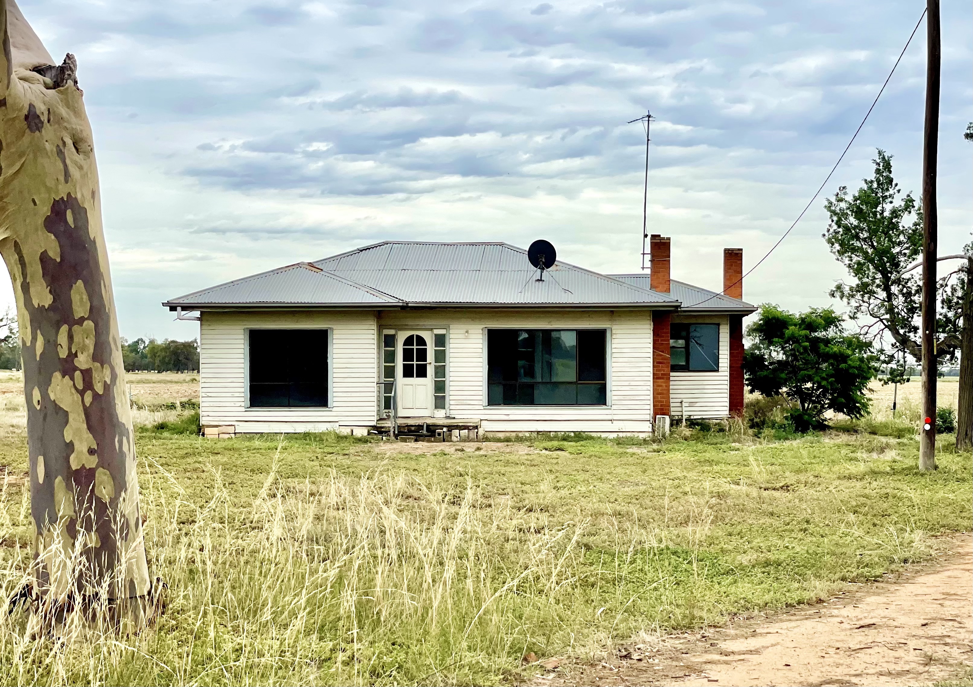 966 Russell Road, DENILIQUIN NSW 2710