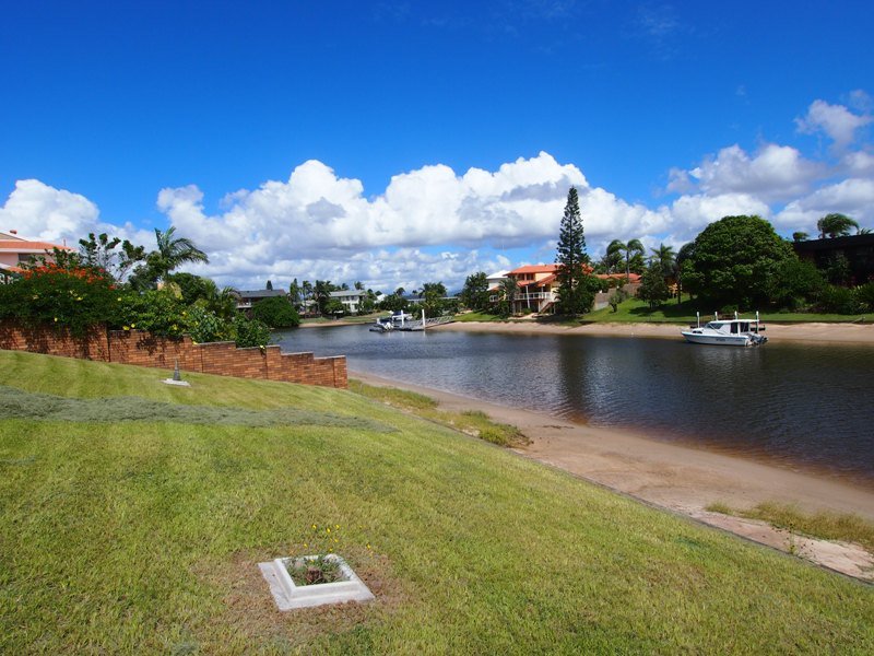 10 Caithness Court, SORRENTO QLD 4217