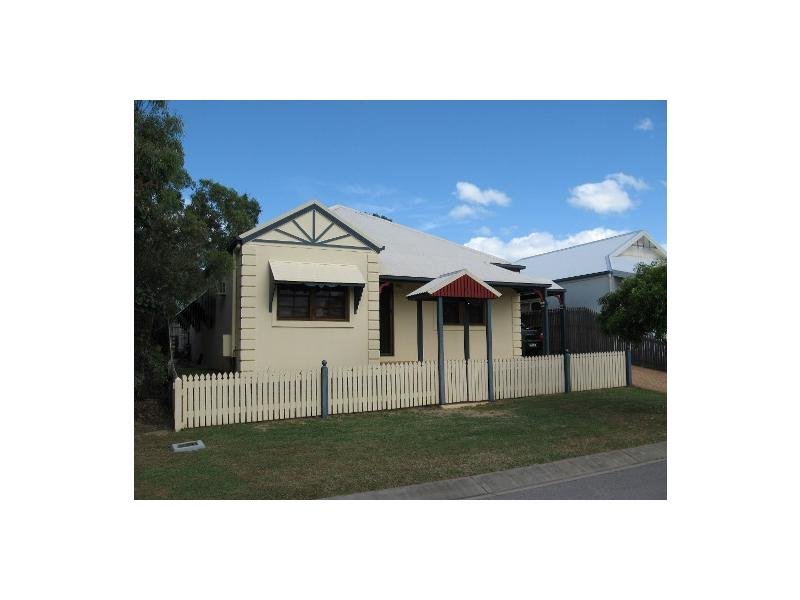 18 Southern Cross Circuit, DOUGLAS QLD 4814