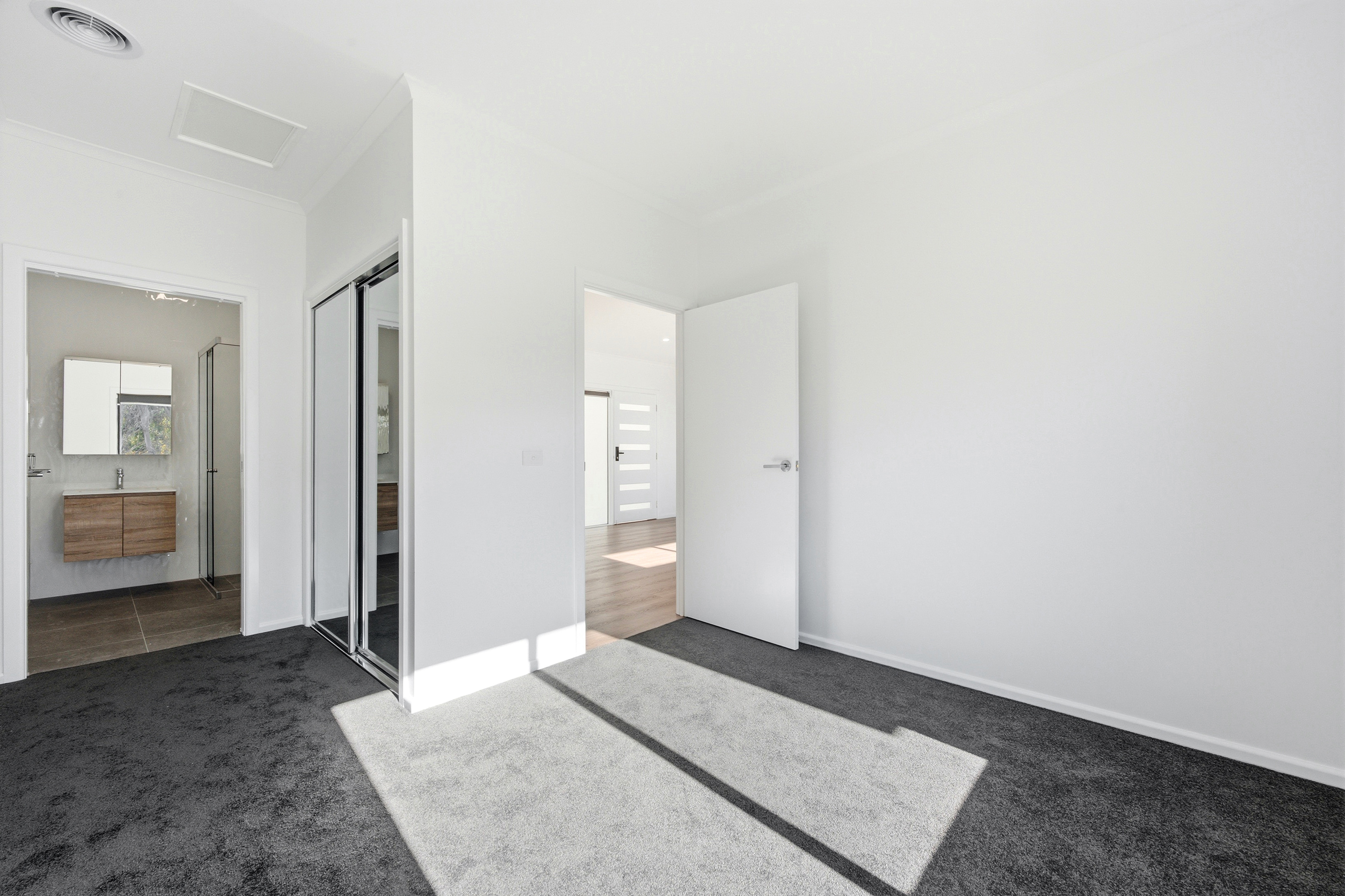 30 George Street, Oaks Estate, photo 12