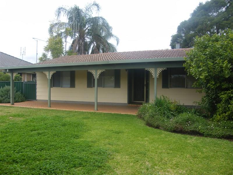 24 Wambat St, FORBES NSW 2871