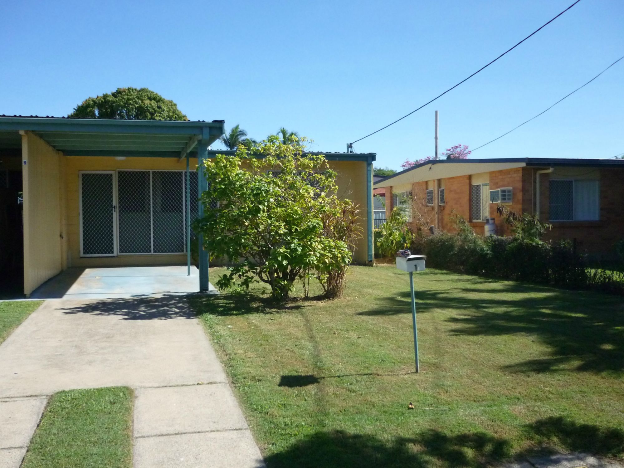 1 / 9 Bent Street, MUNDINGBURRA QLD 4812