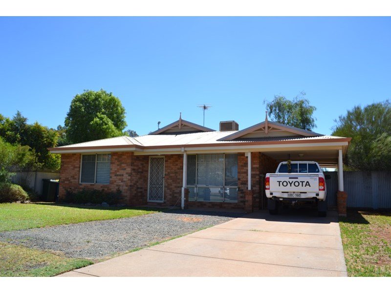 15 Truscott Court, KALGOORLIE WA 6430