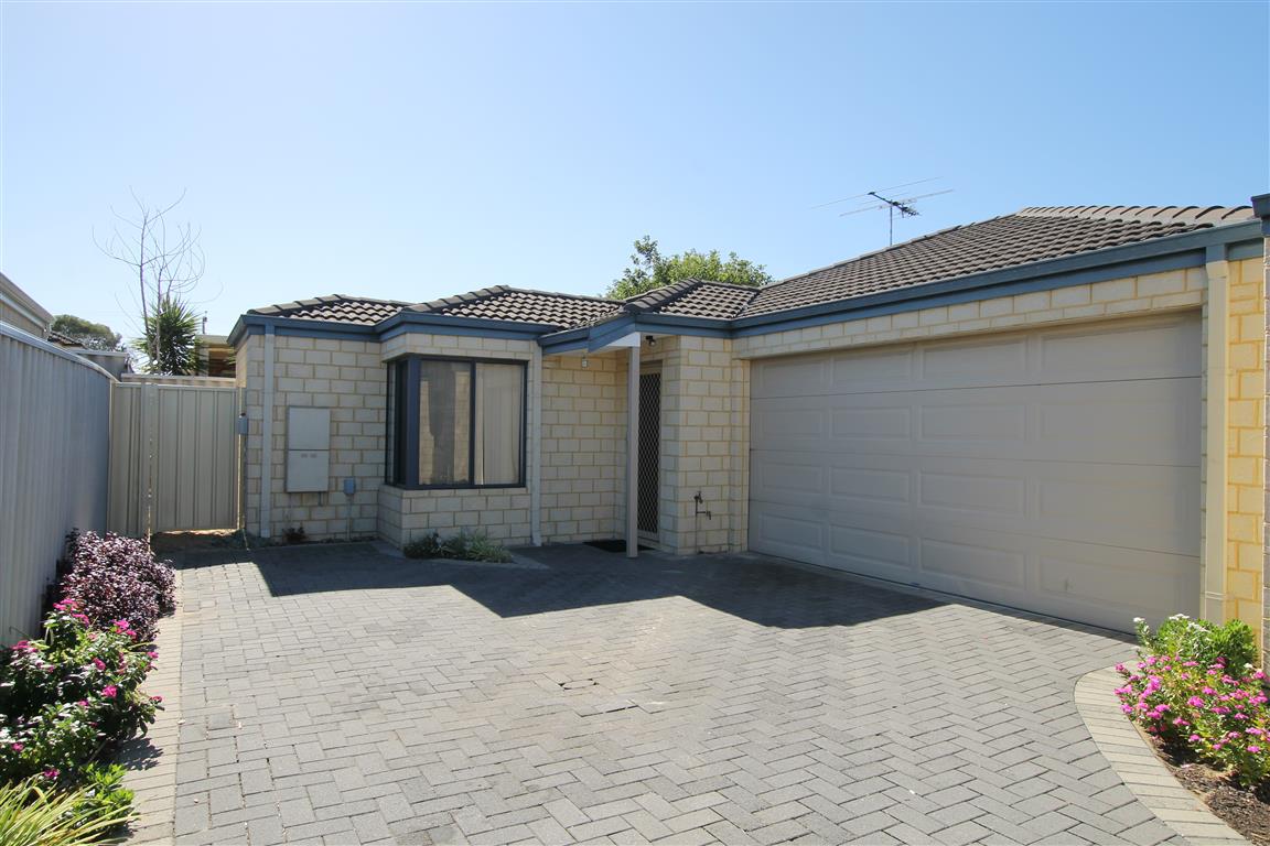 4 / 24 Windemere cres, NOLLAMARA WA 6061