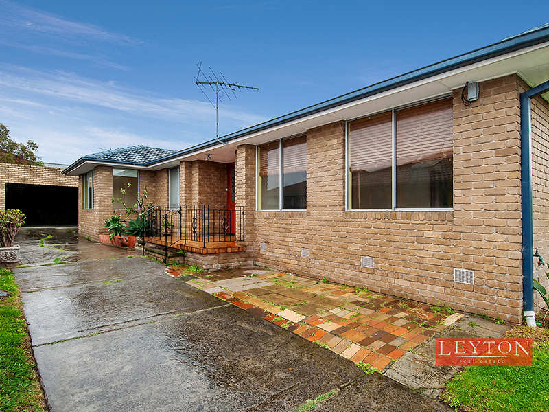 52 Aberdeen Drive, DANDENONG NORTH VIC 3175