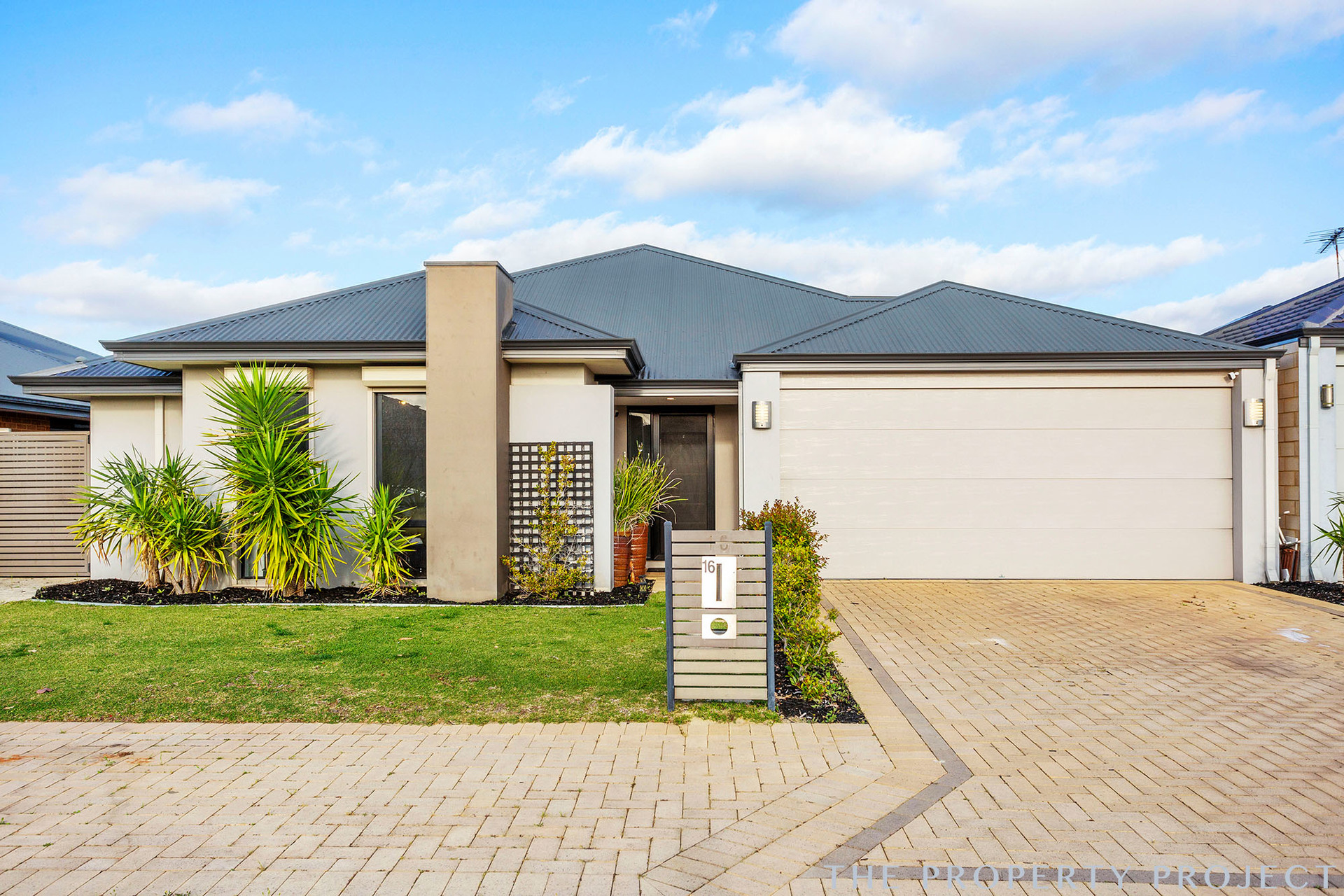 16 Aubun Garden Caversham WA 6055