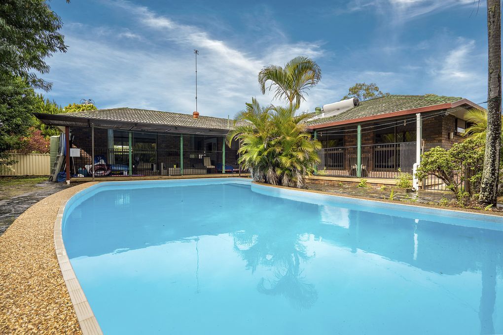 38 Hillview Parade, ASHMORE QLD 4214