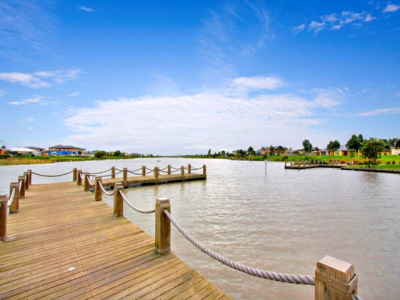 25 / 10 Macquarie Circuit, WATERWAYS VIC 3195