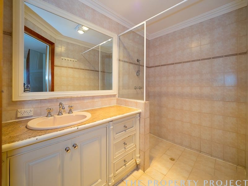 8 Treetop Avenue Edgewater WA 6027