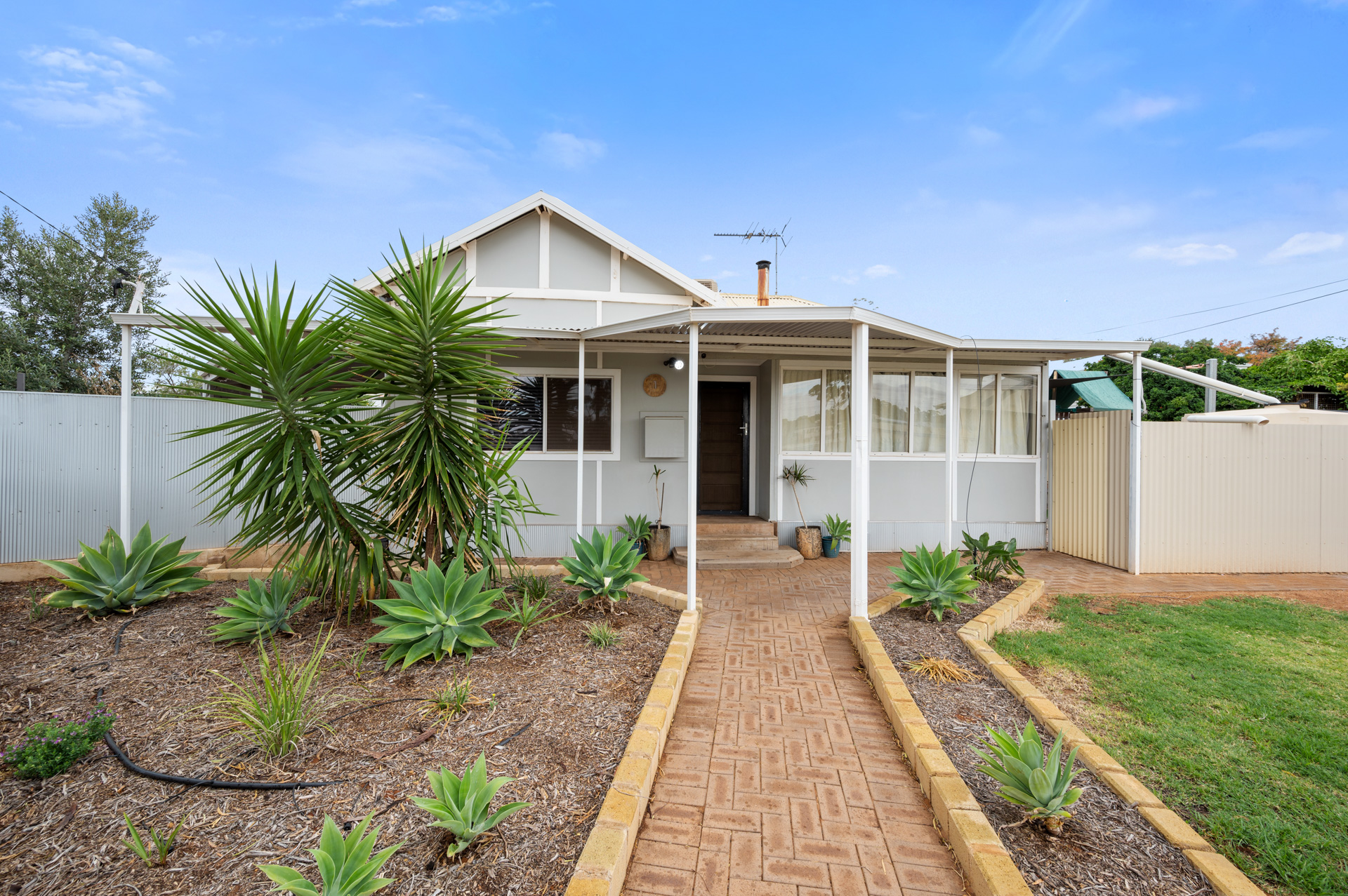 1 Kitchener Road, MULLINGAR WA 6430