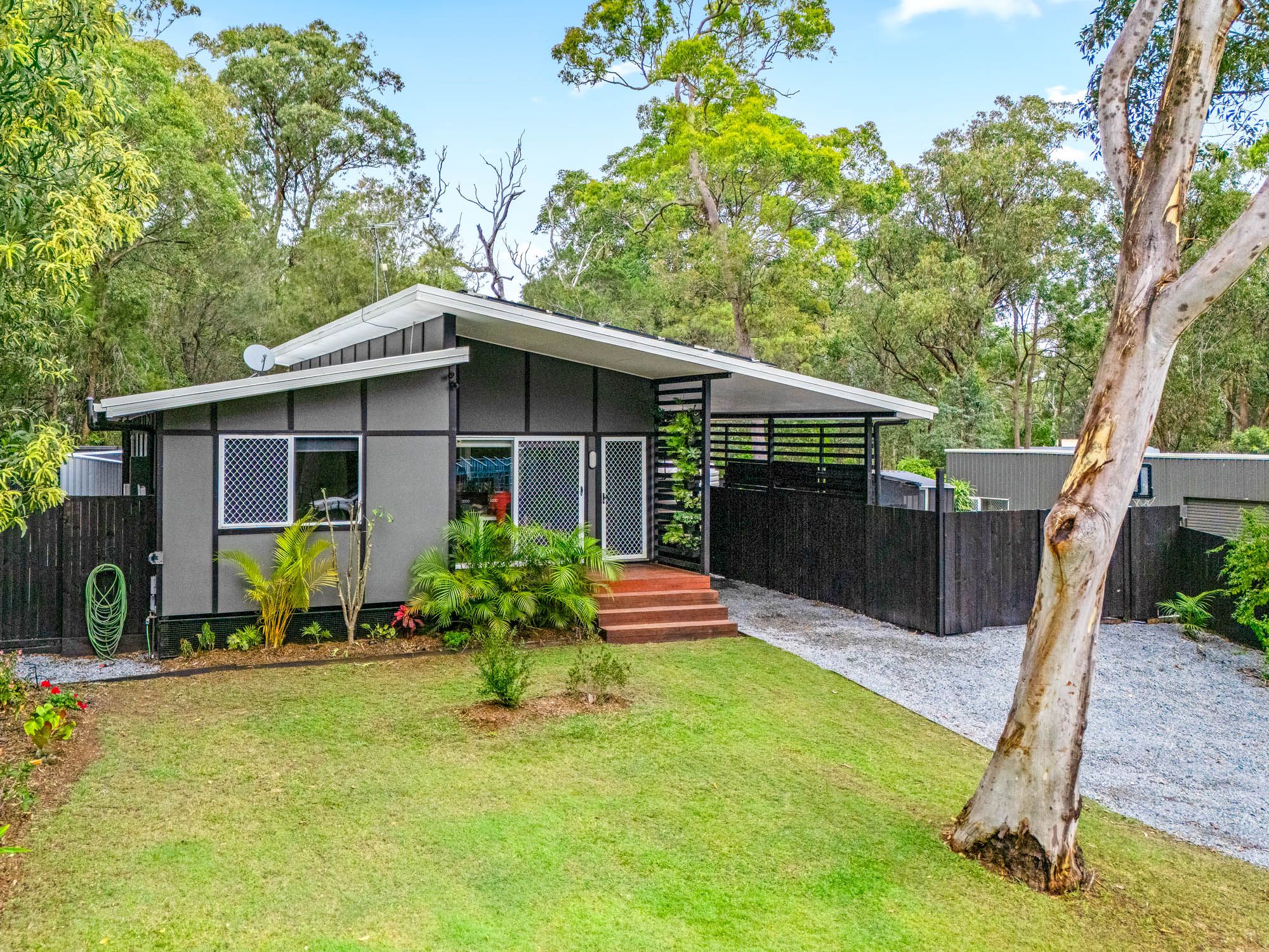 22-24 Shore Street, RUSSELL ISLAND QLD 4184