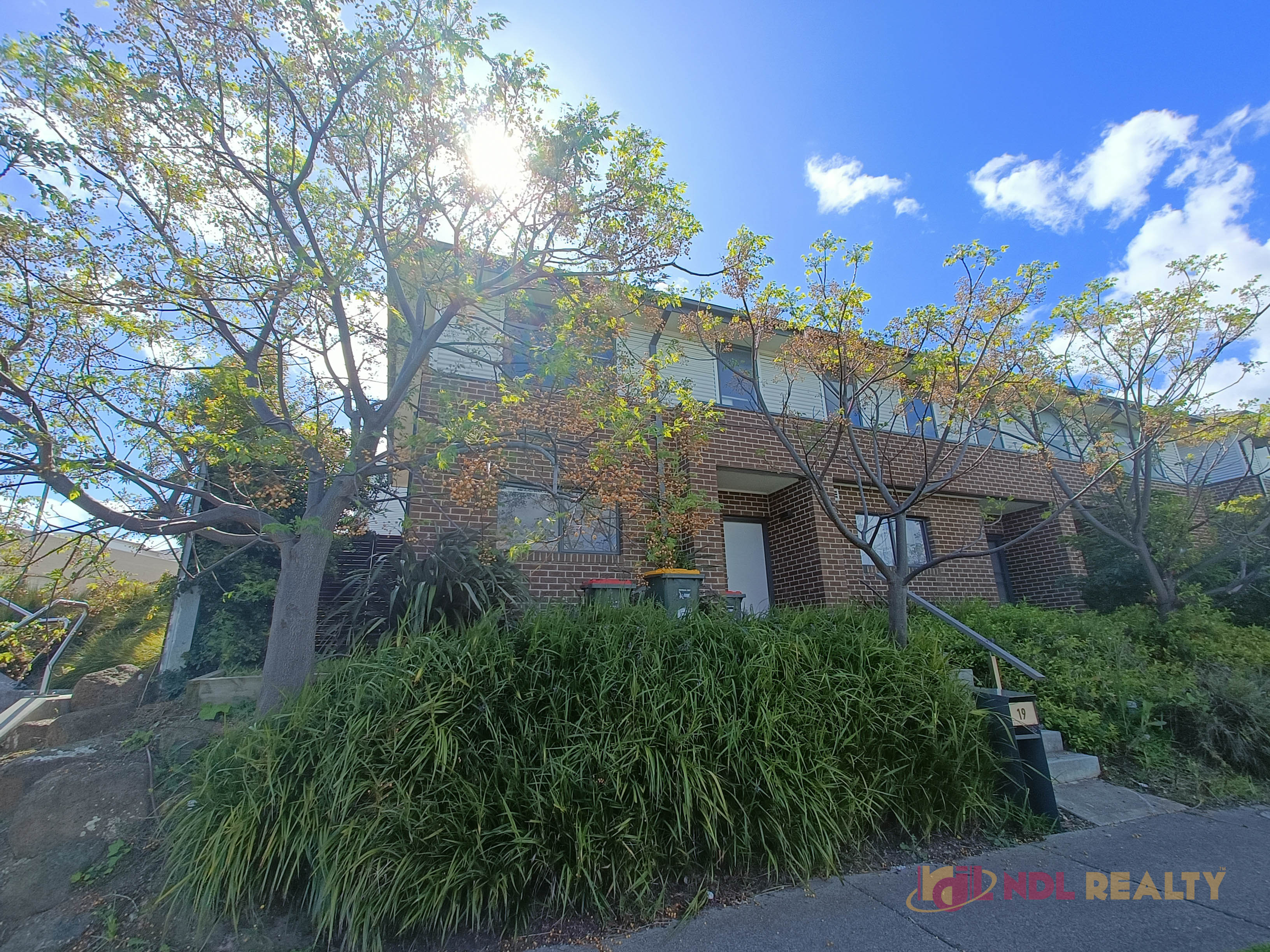19 Erinbank Crescent, WESTMEADOWS VIC 3049