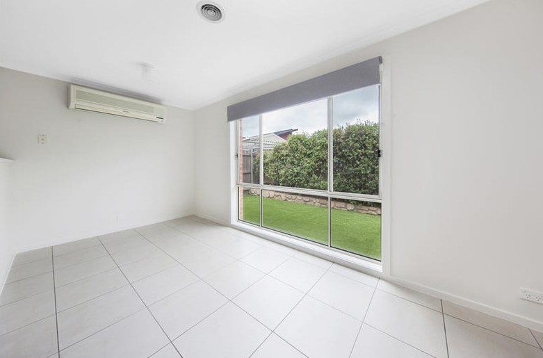 5 Neil Currie Street, Casey, photo 6
