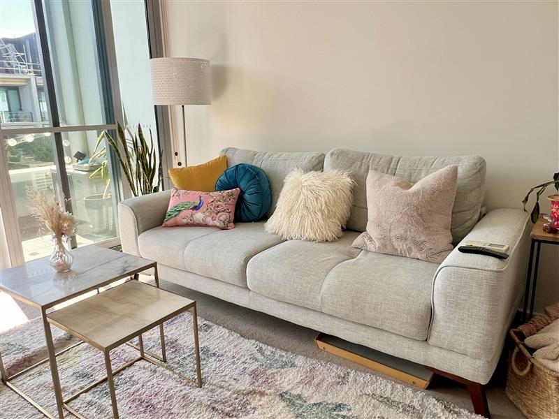 318/50 Eastlake Parade, Kingston, photo 2