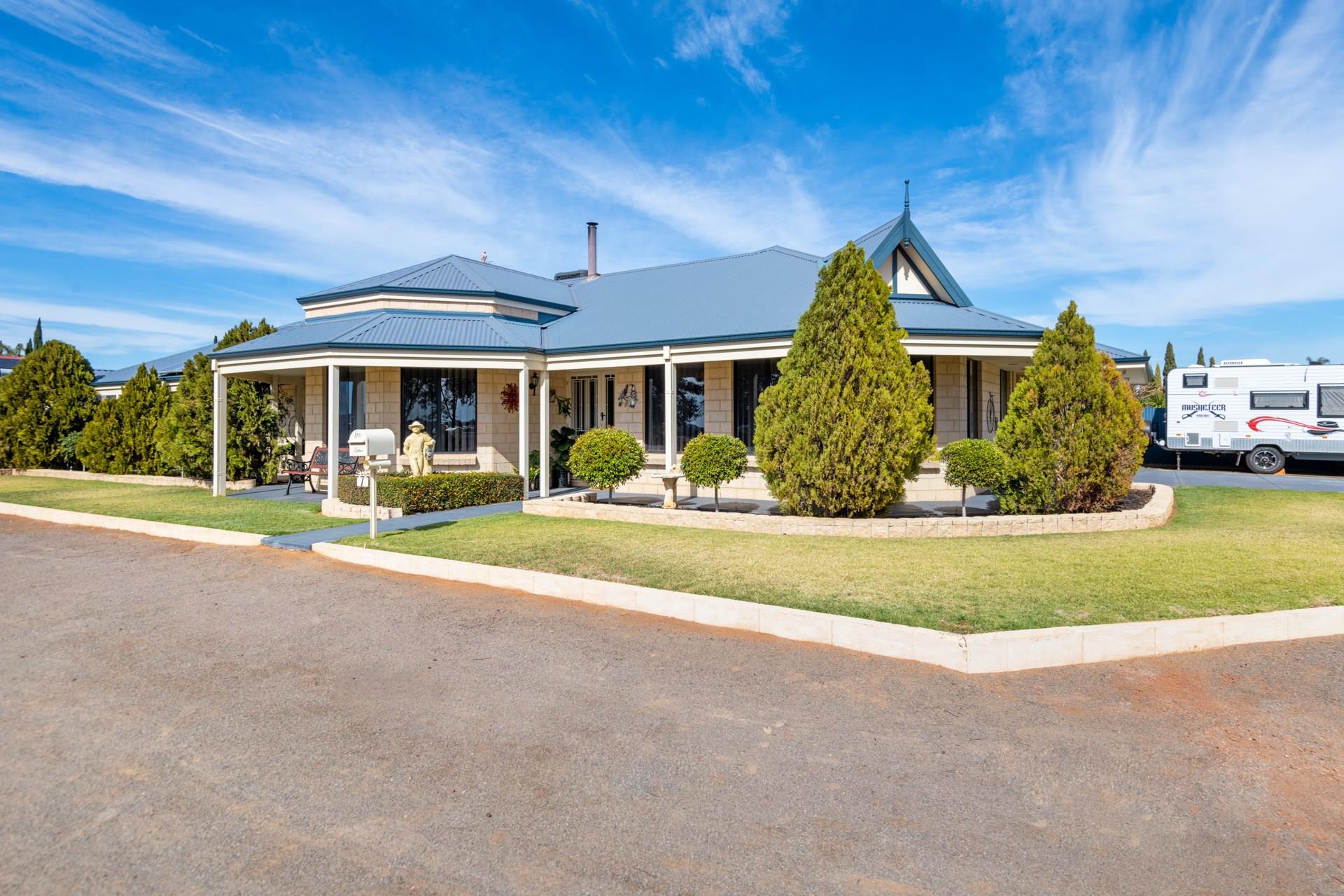 1 Moir Street, BROADWOOD WA 6430