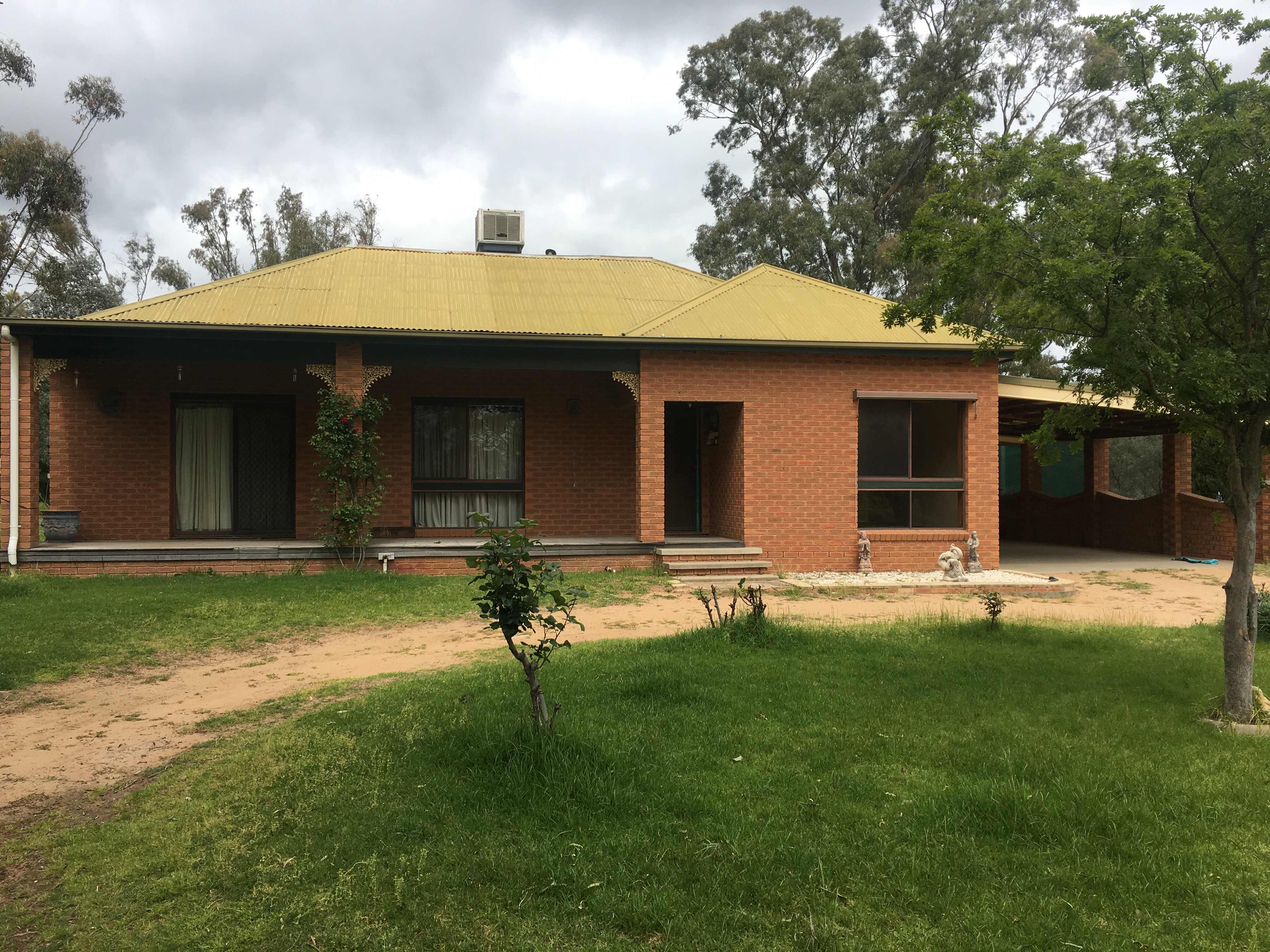 6 April Street, DENILIQUIN NSW 2710