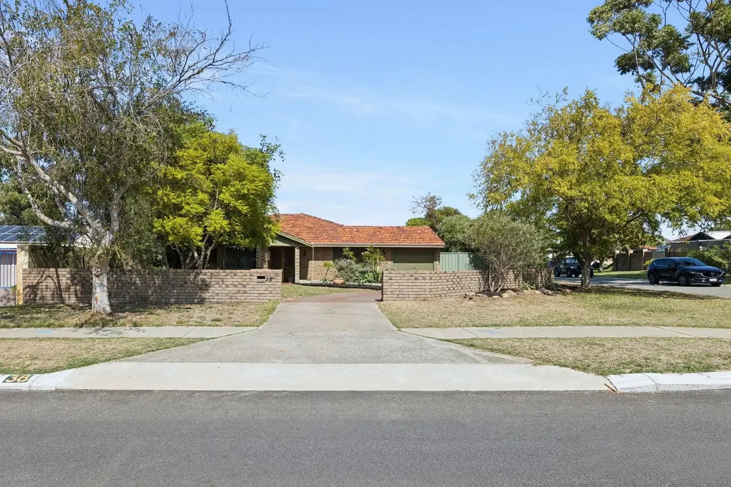38 Bridgewater Dr Kallaroo WA 6025