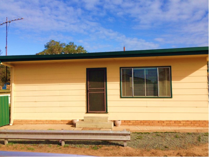 1 / 385 Balaclava Street, HAY NSW 2711