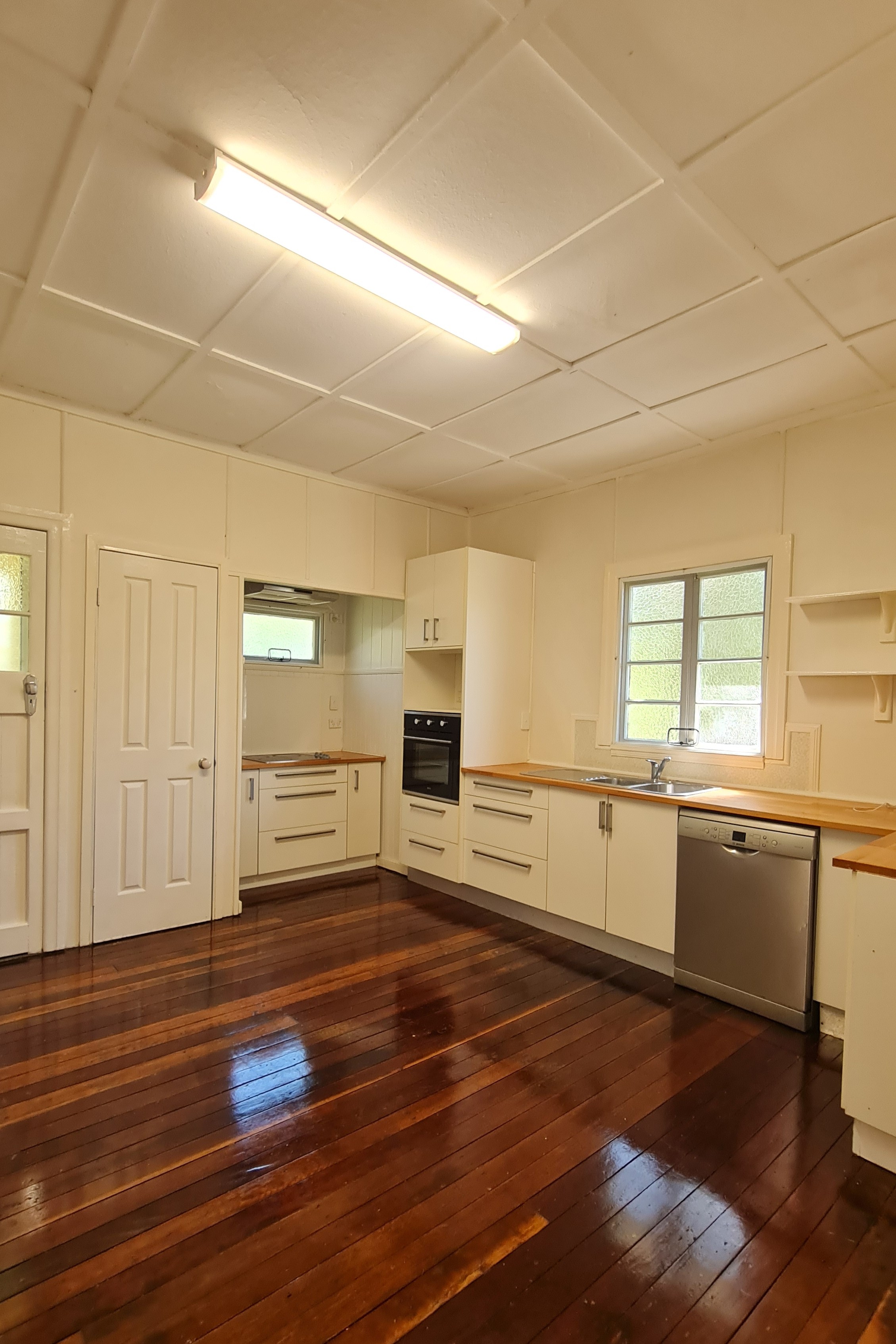 14-18 Yacht Street, RUSSELL ISLAND QLD 4184