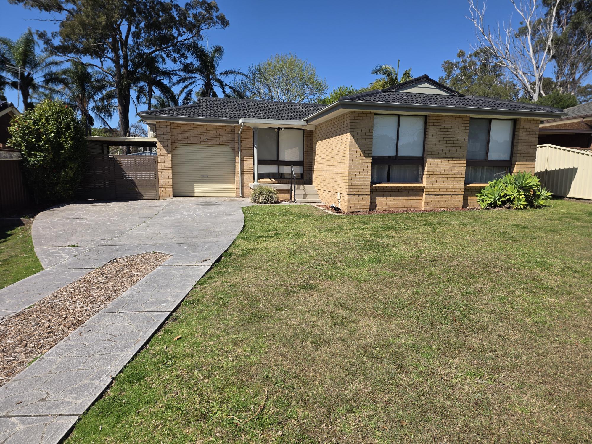9 Pelargonium Crescent, MACQUARIE FIELDS NSW 2564