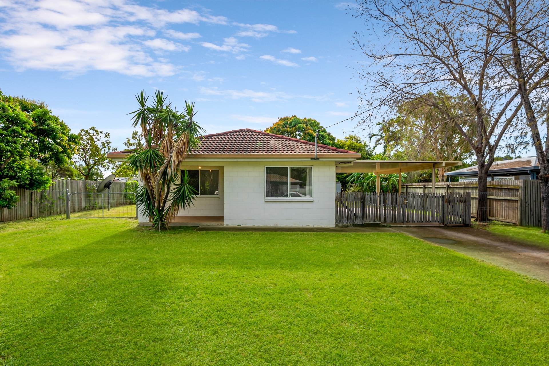 10 Falcon Cres, CONDON QLD 4815