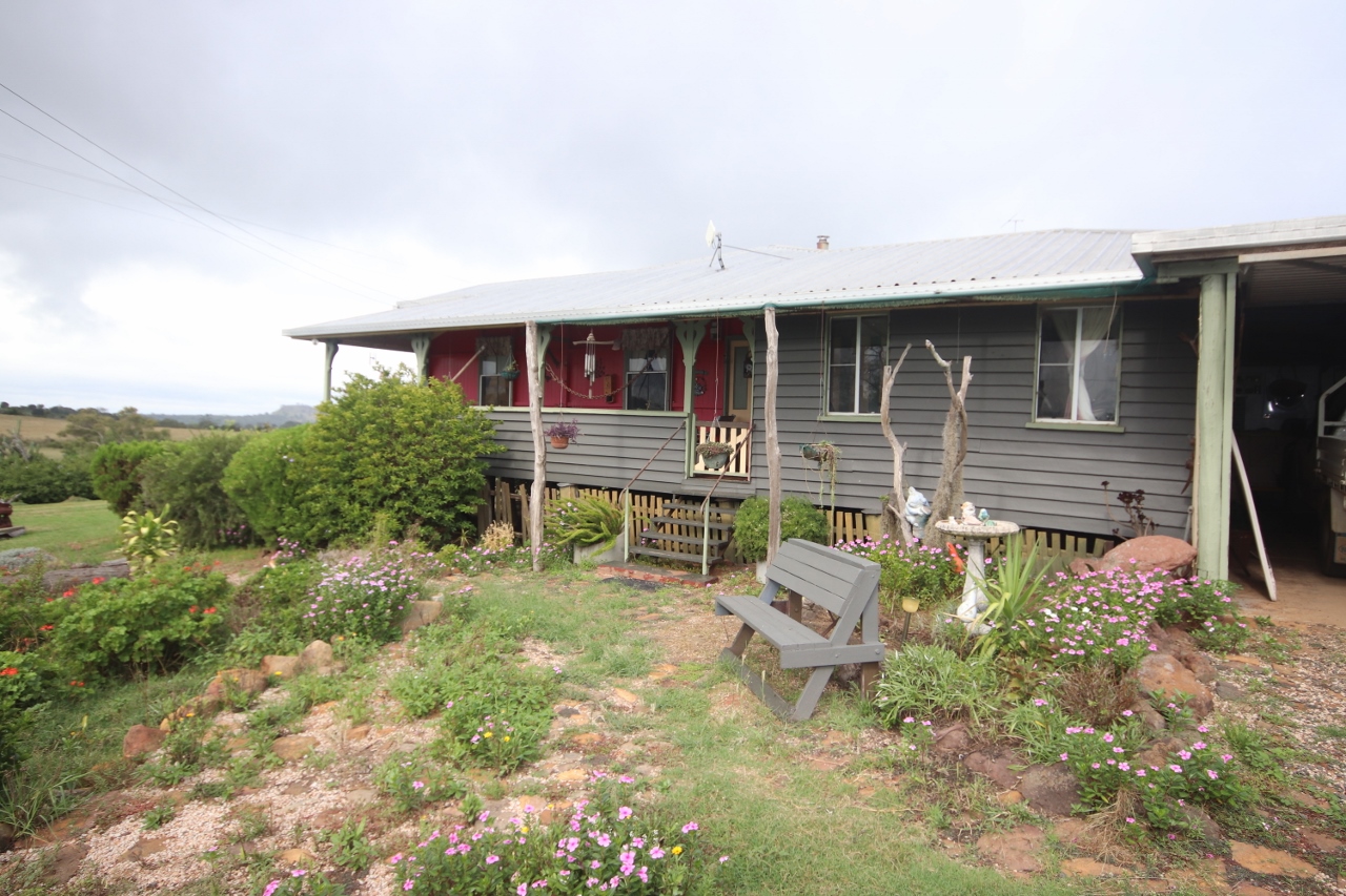 1009 Haden Crows Nest Road, CROWS NEST QLD 4355