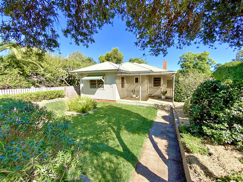 31 Clement Street, FORBES NSW 2871