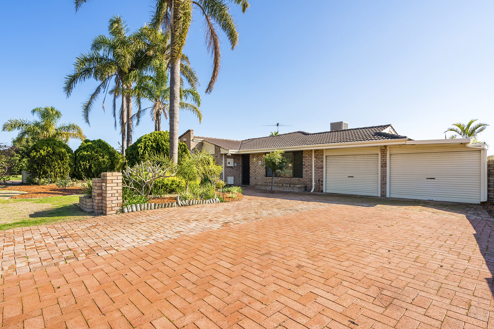28 Pinnaroo Drive Padbury WA 6025
