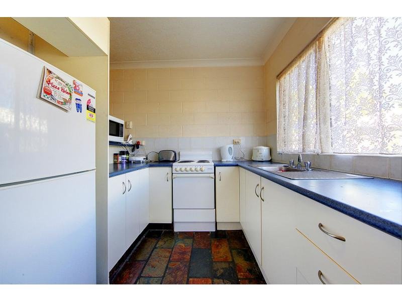 5 / 36 Henry Street, WEST END QLD 4810