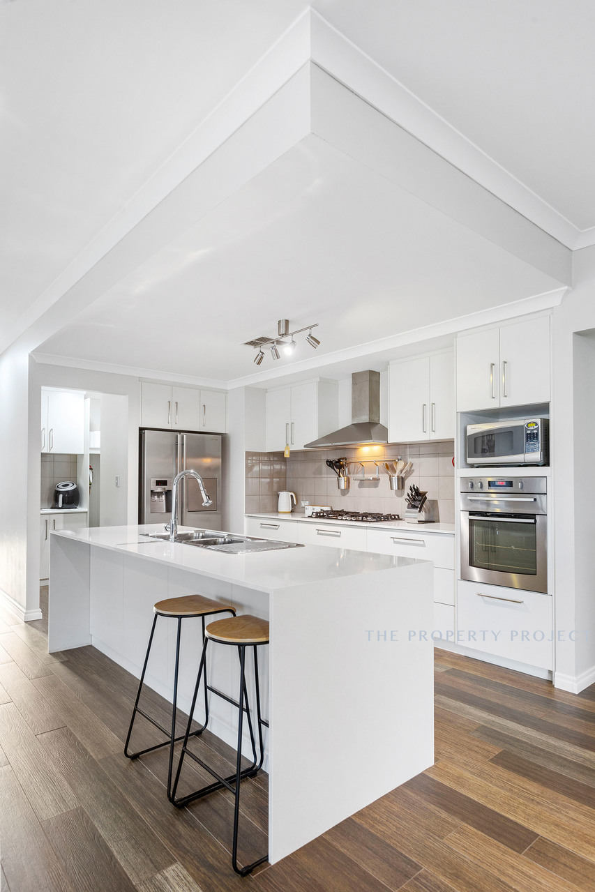 16 Aubun Garden Caversham WA 6055