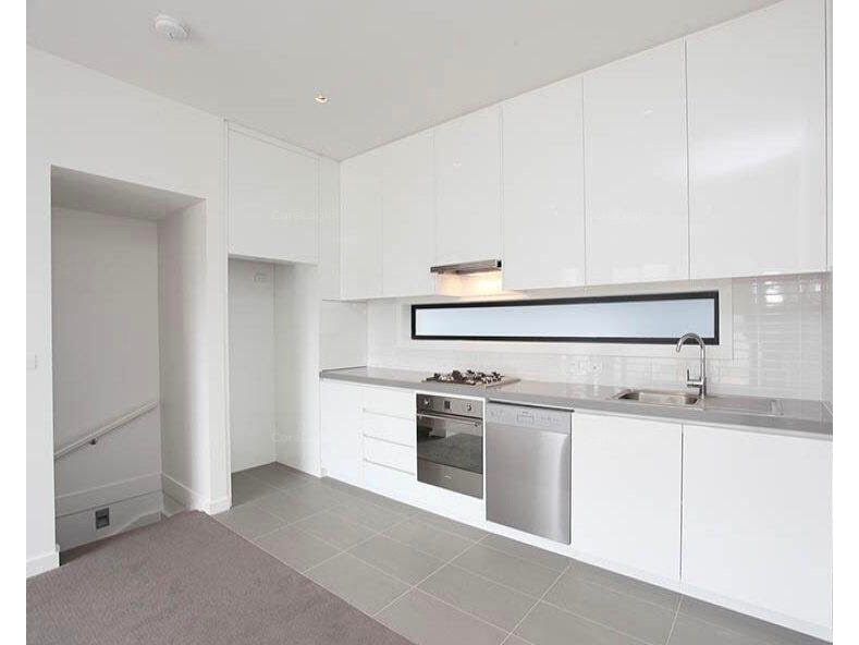2 / 425 Warrigal Road, BURWOOD VIC 3125
