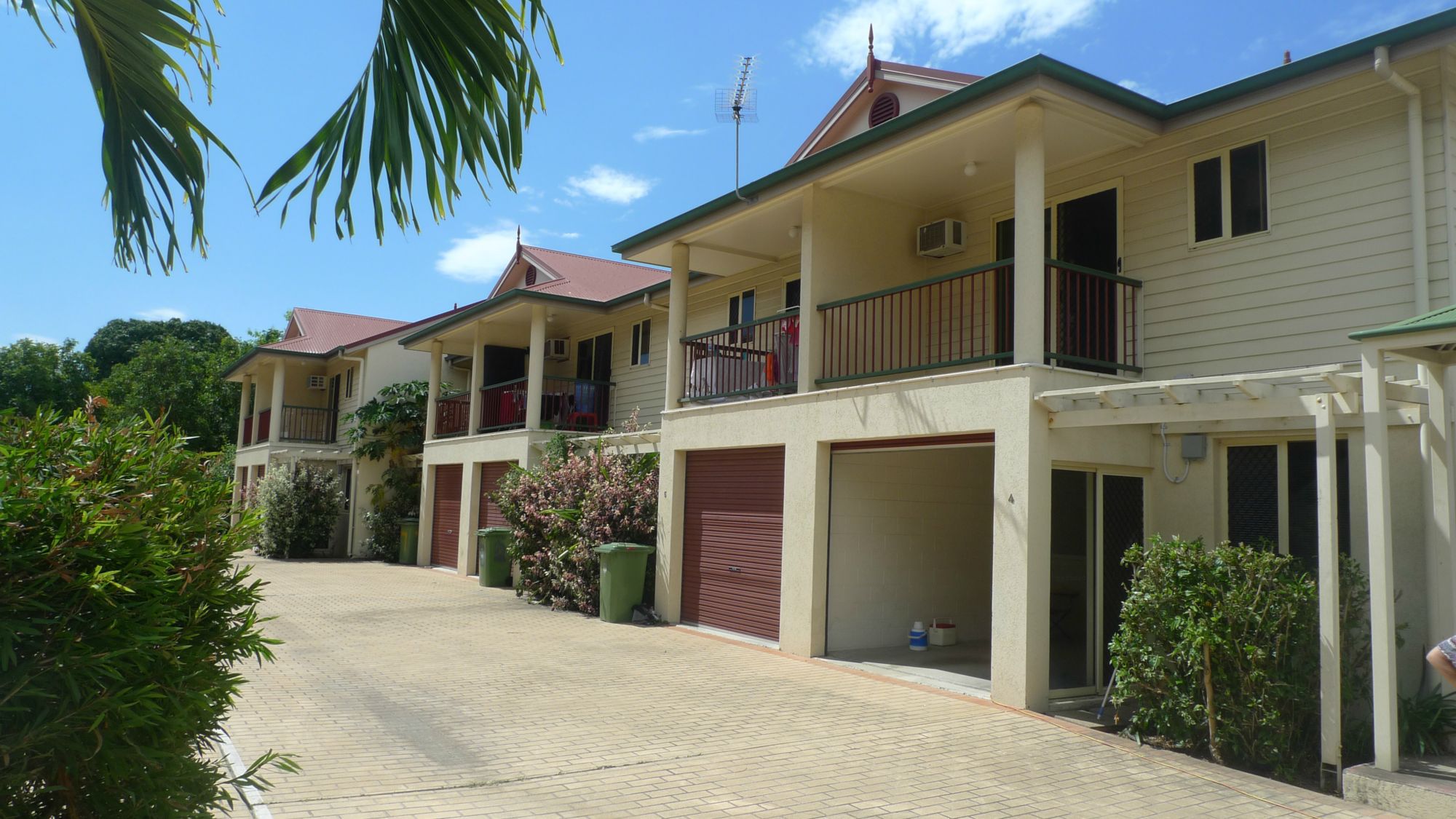 4 / 11 Albert Street, CRANBROOK QLD 4814
