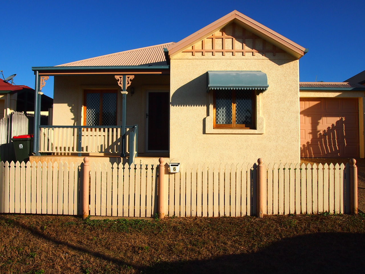 6 Azure Court, DOUGLAS QLD 4814