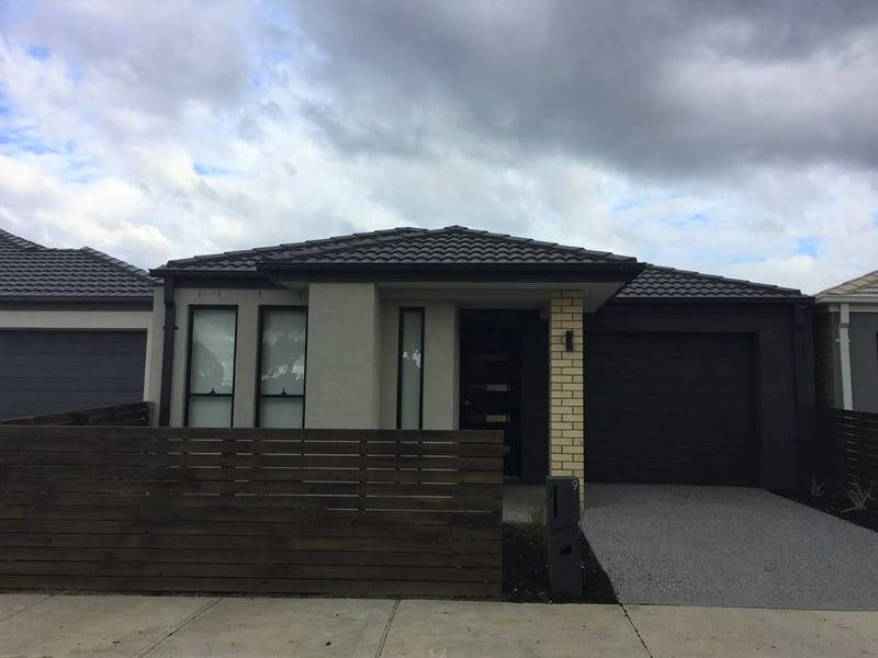 9 Oscar Circuit, ROXBURGH PARK VIC 3064