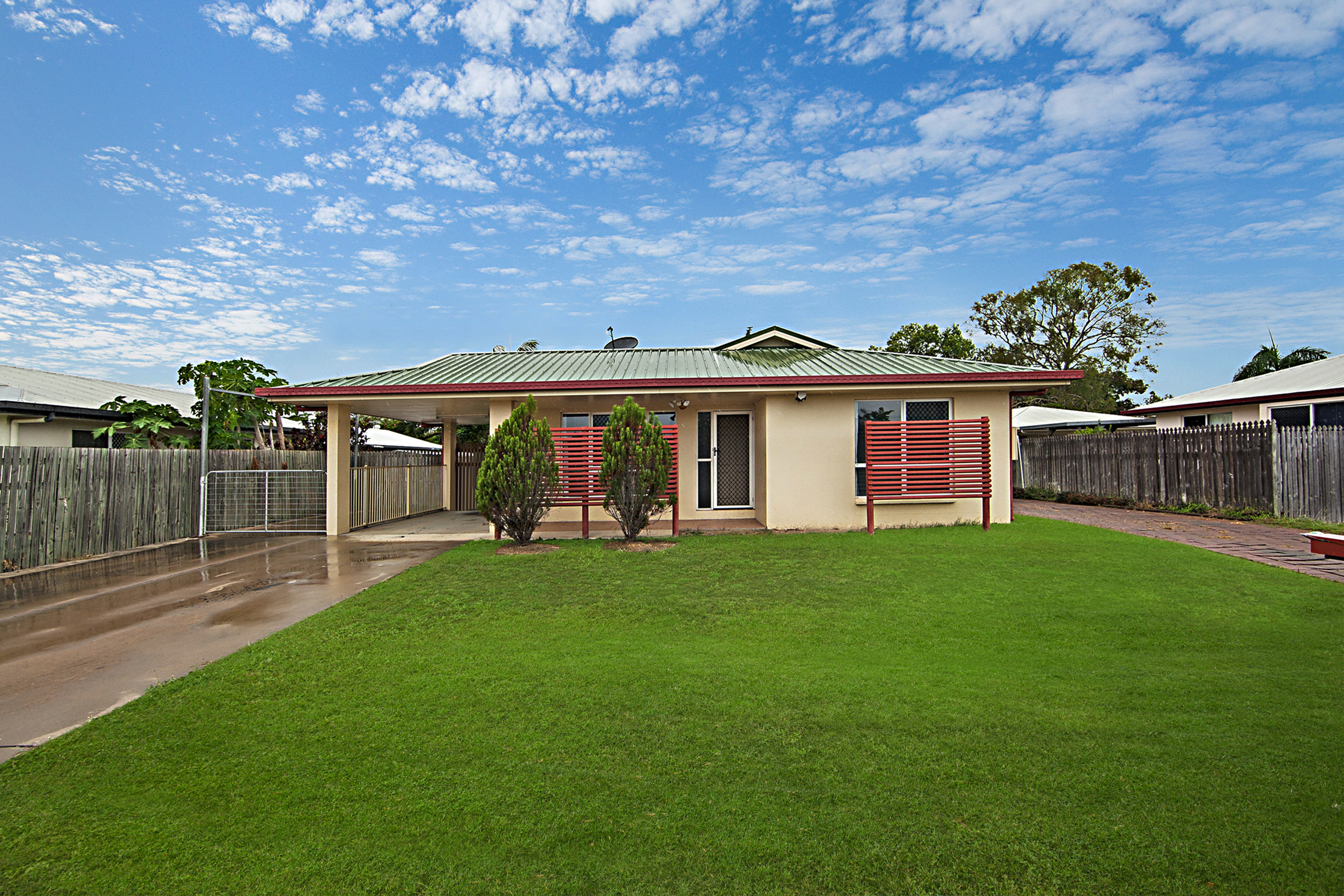 13A Tuffley Street, WEST END QLD 4810