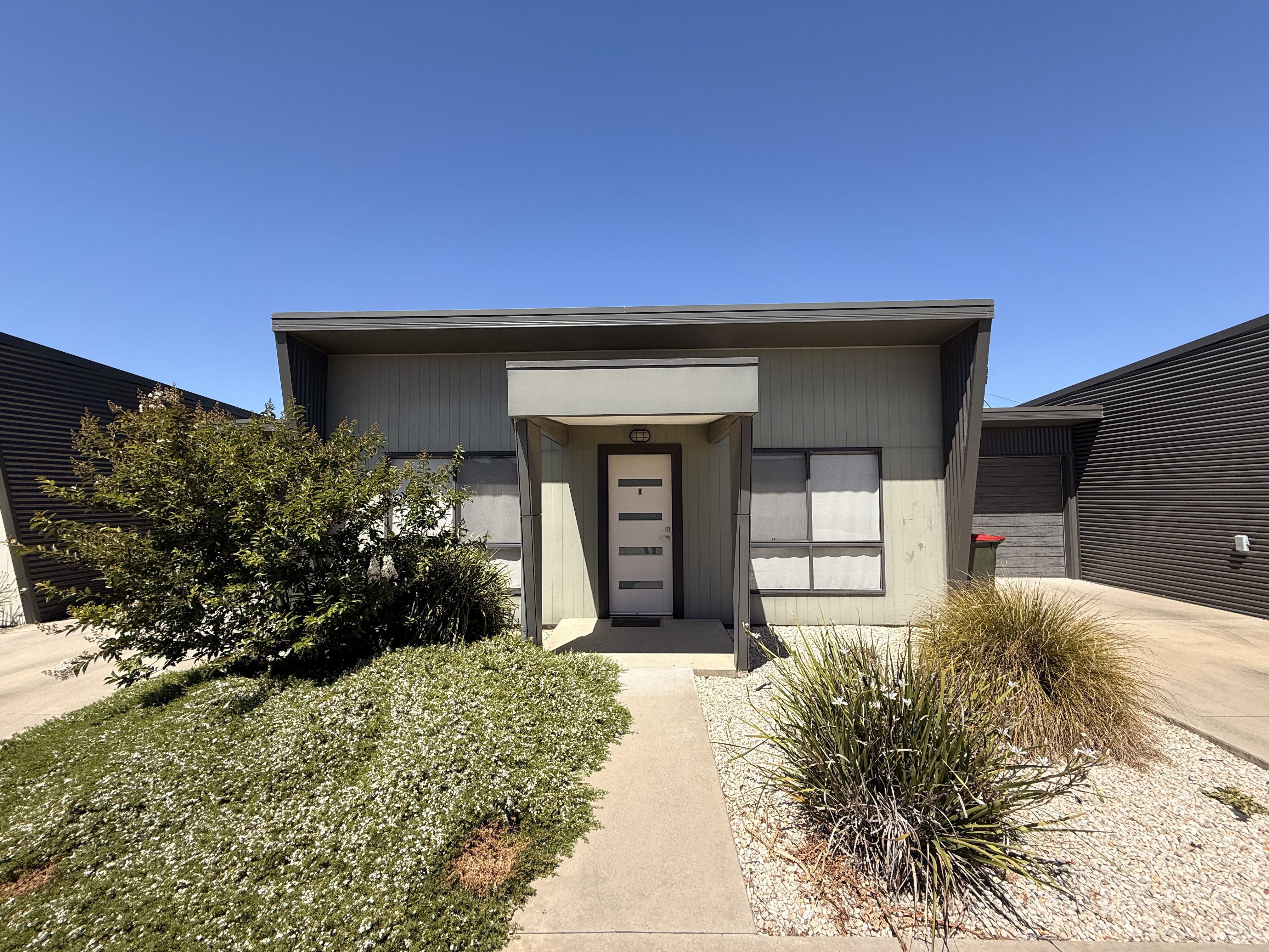 8 / 65 ALEXANDER AVENUE, HORSHAM VIC 3400