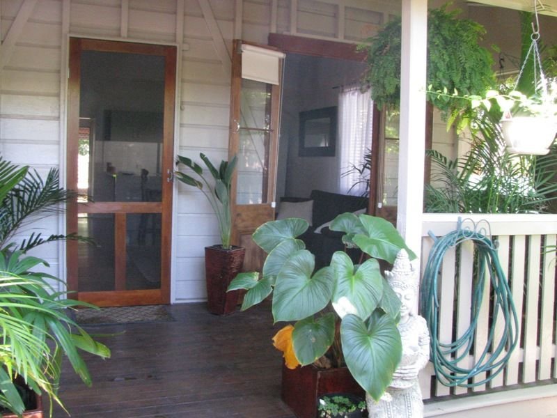 16 Allen Street, SOUTH TOWNSVILLE QLD 4810