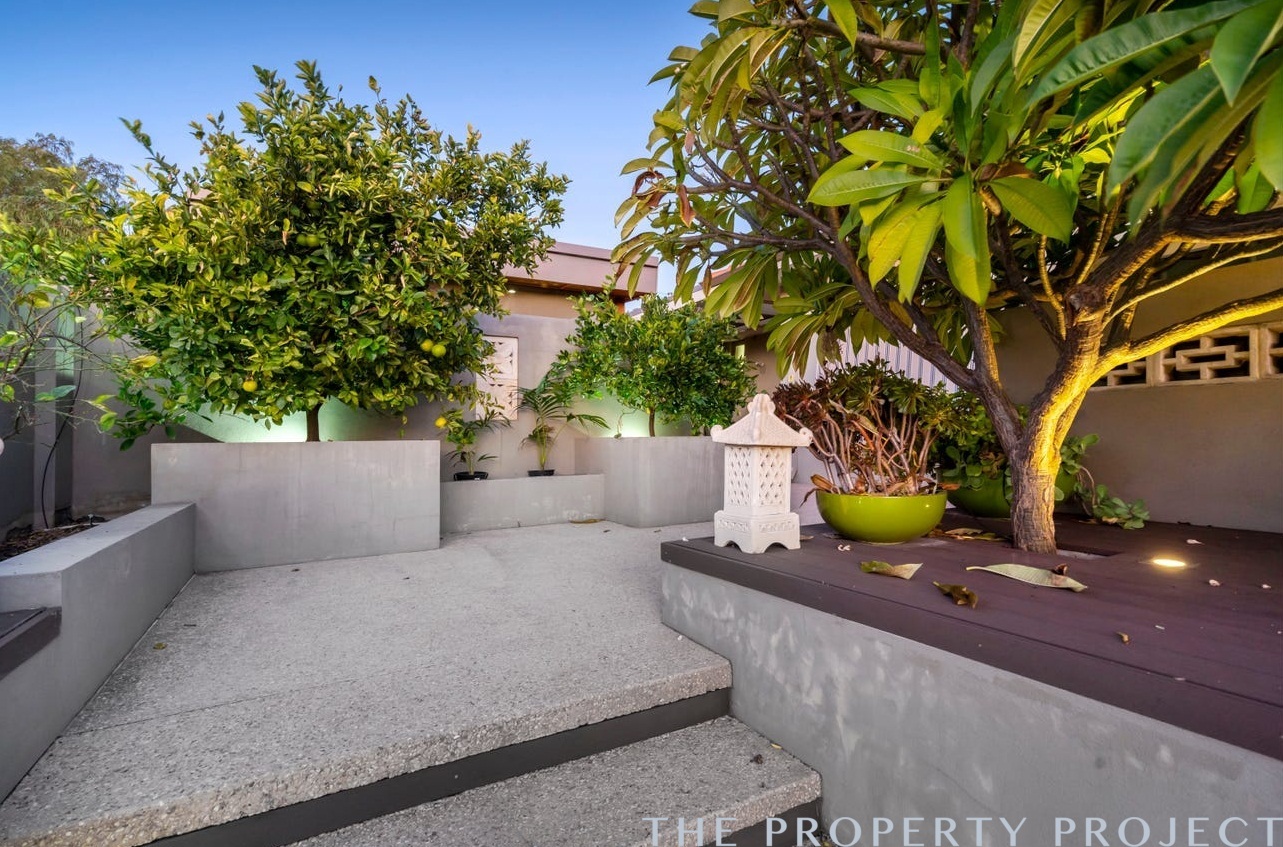 16 Vernon Street Trigg WA 6029