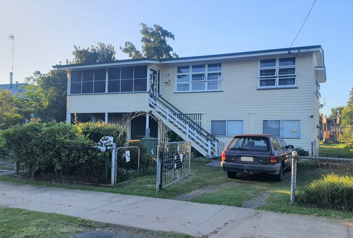 30 James Street, CROWS NEST QLD 4355