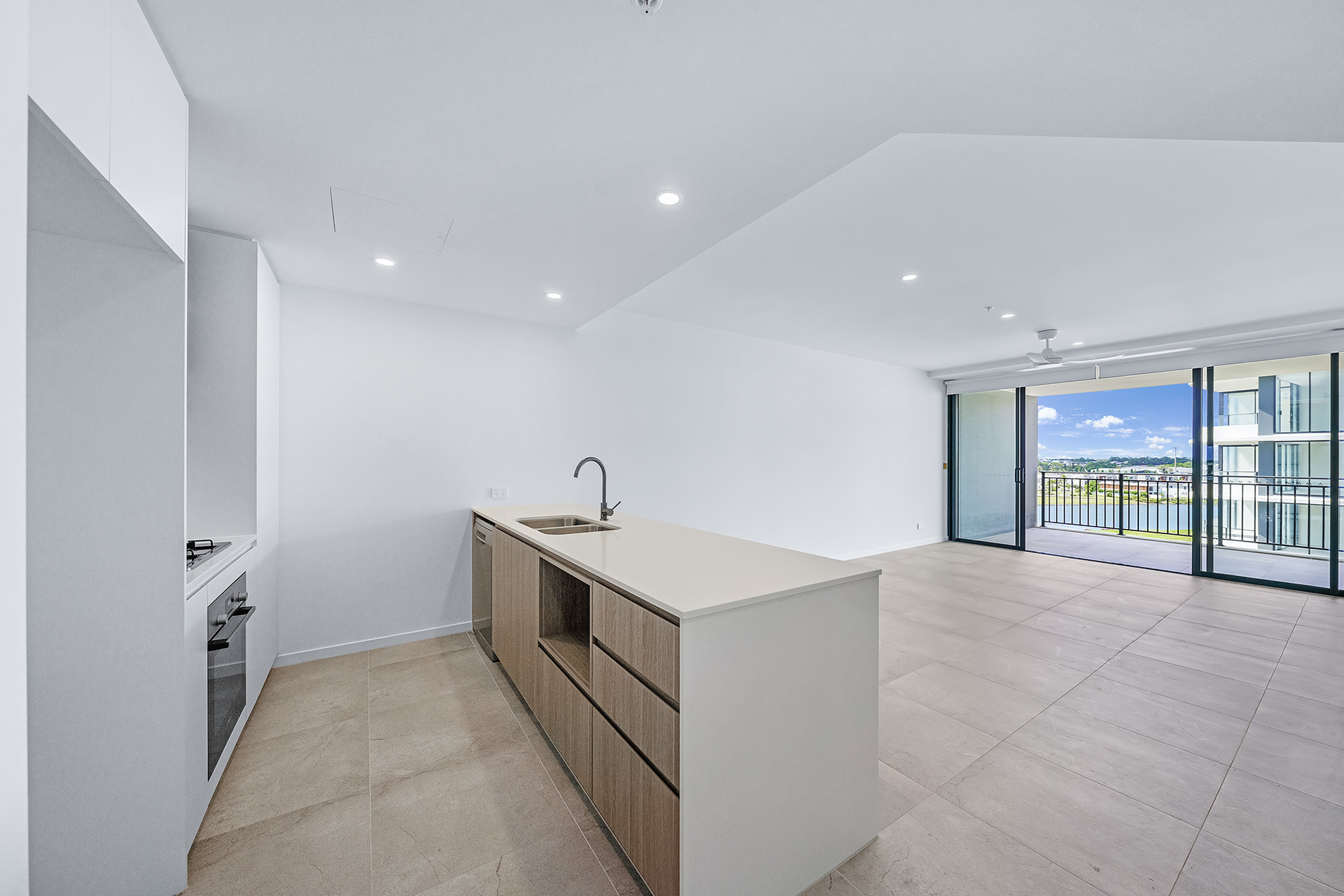 1710 / 6 Athena Boulevard, HOPE ISLAND QLD 4212