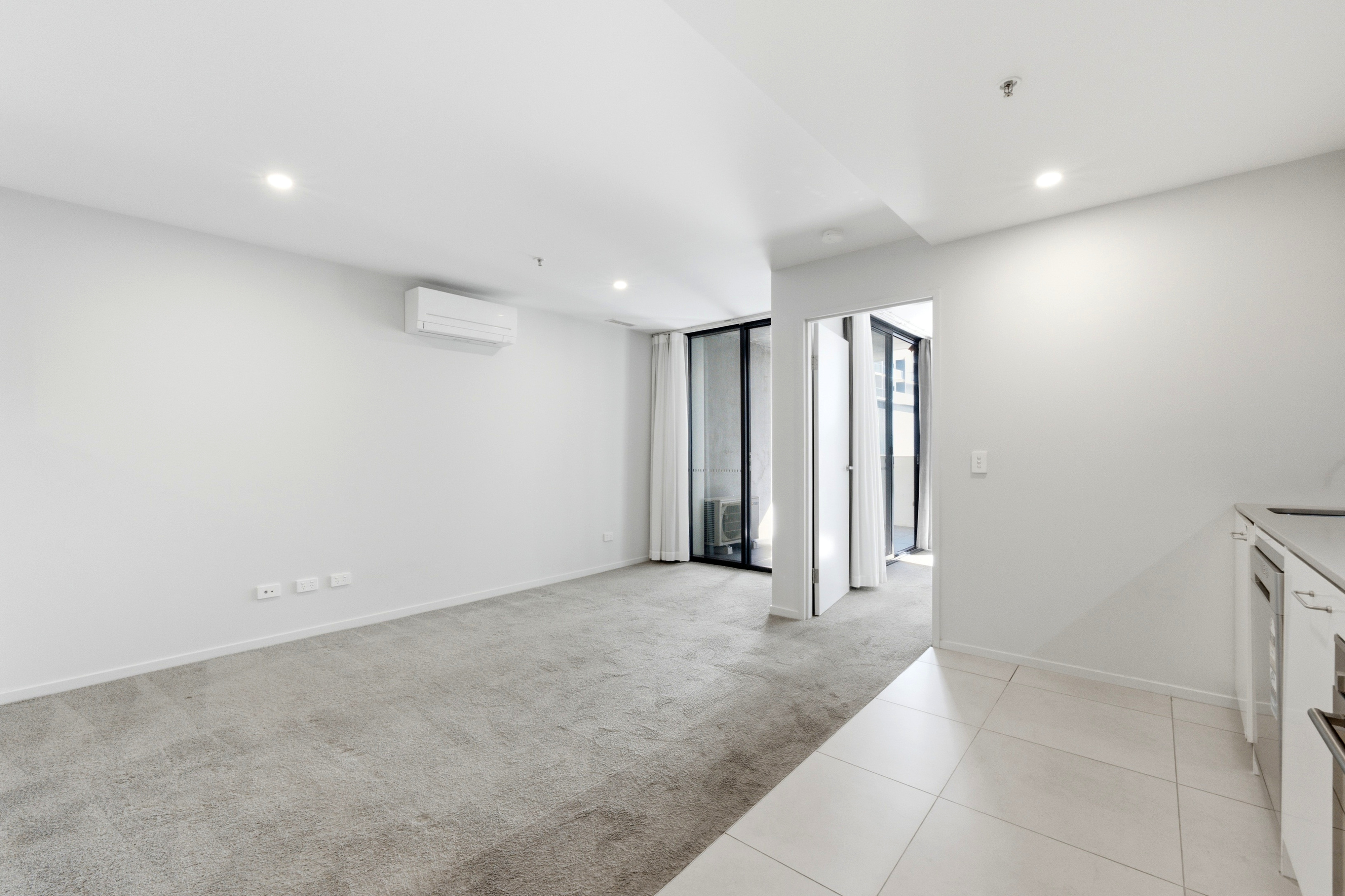 102/34 Oakden St, Greenway, photo 3
