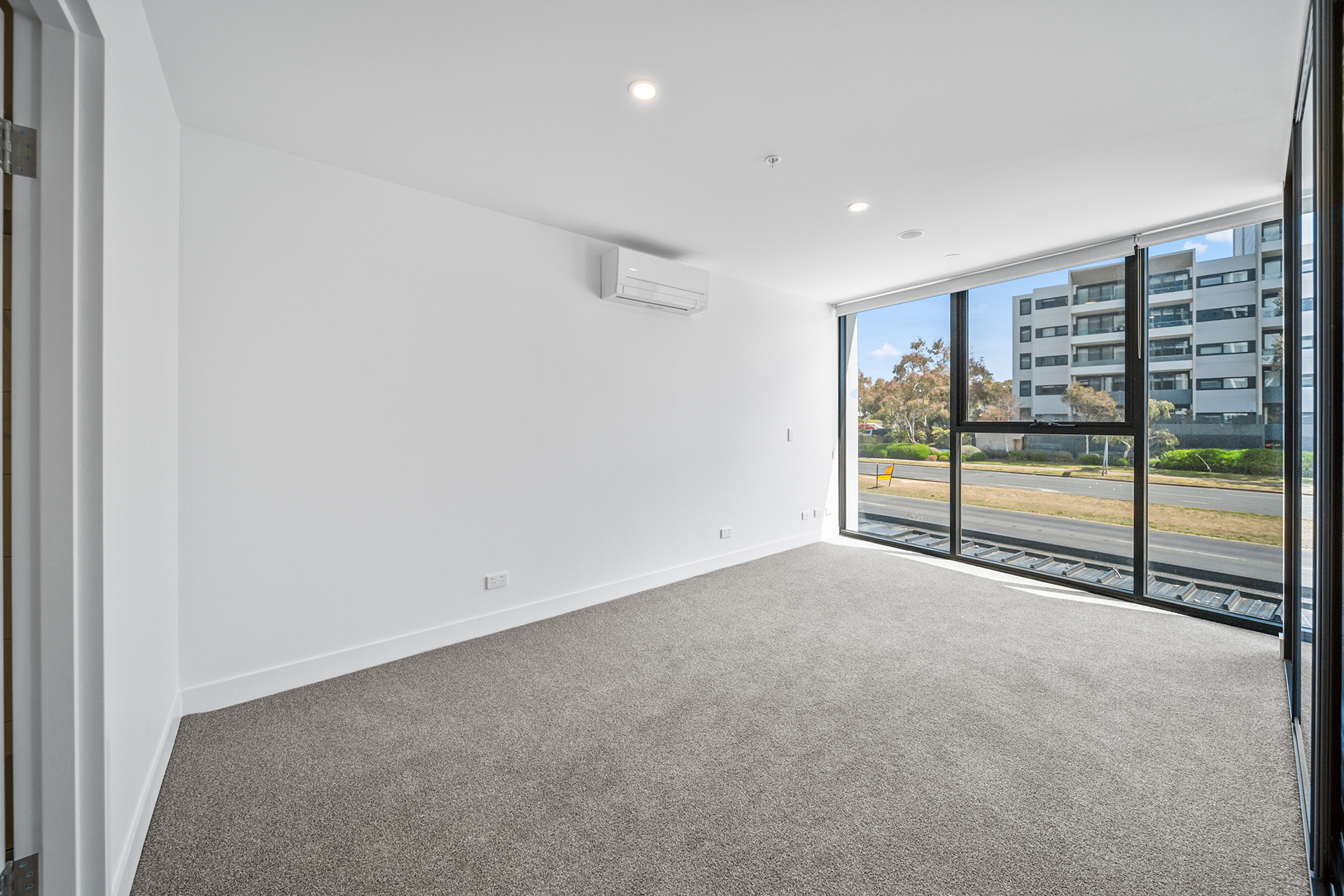 111/220 Melrose Drive, Phillip, photo 6
