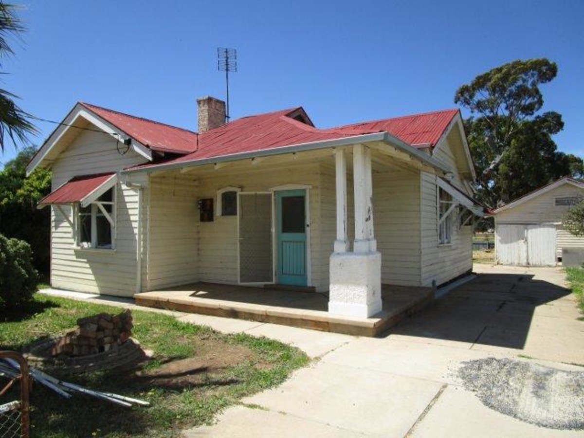 6 Inglewood Road, ST ARNAUD VIC 3478