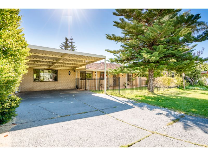 3A Charing Crescent Marangaroo WA 6064