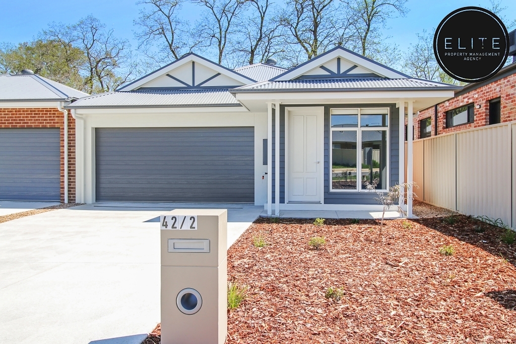 2 / 42 Bevington Bend, LAVINGTON NSW 2641