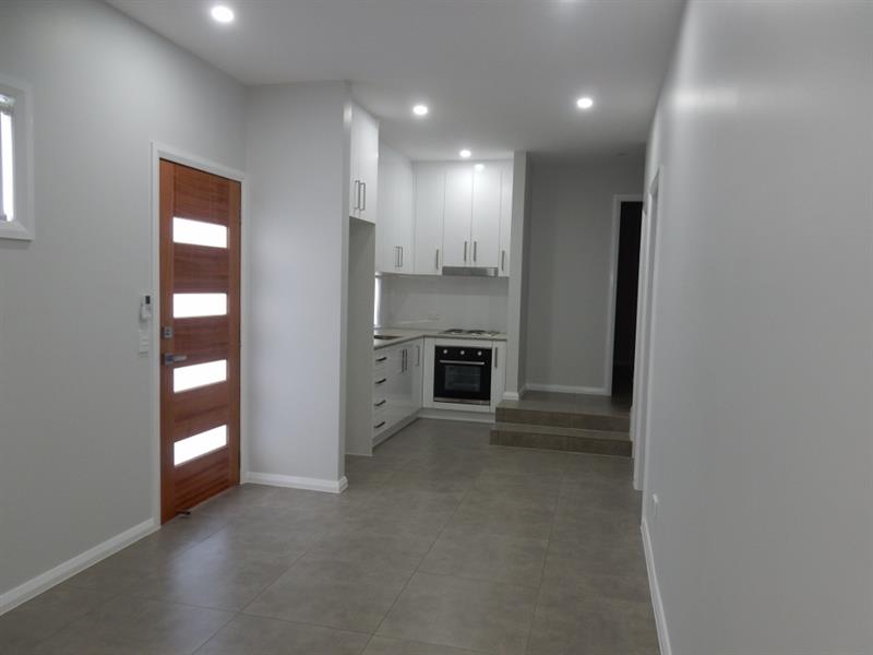 8a Uther Ave, BRADBURY NSW 2560