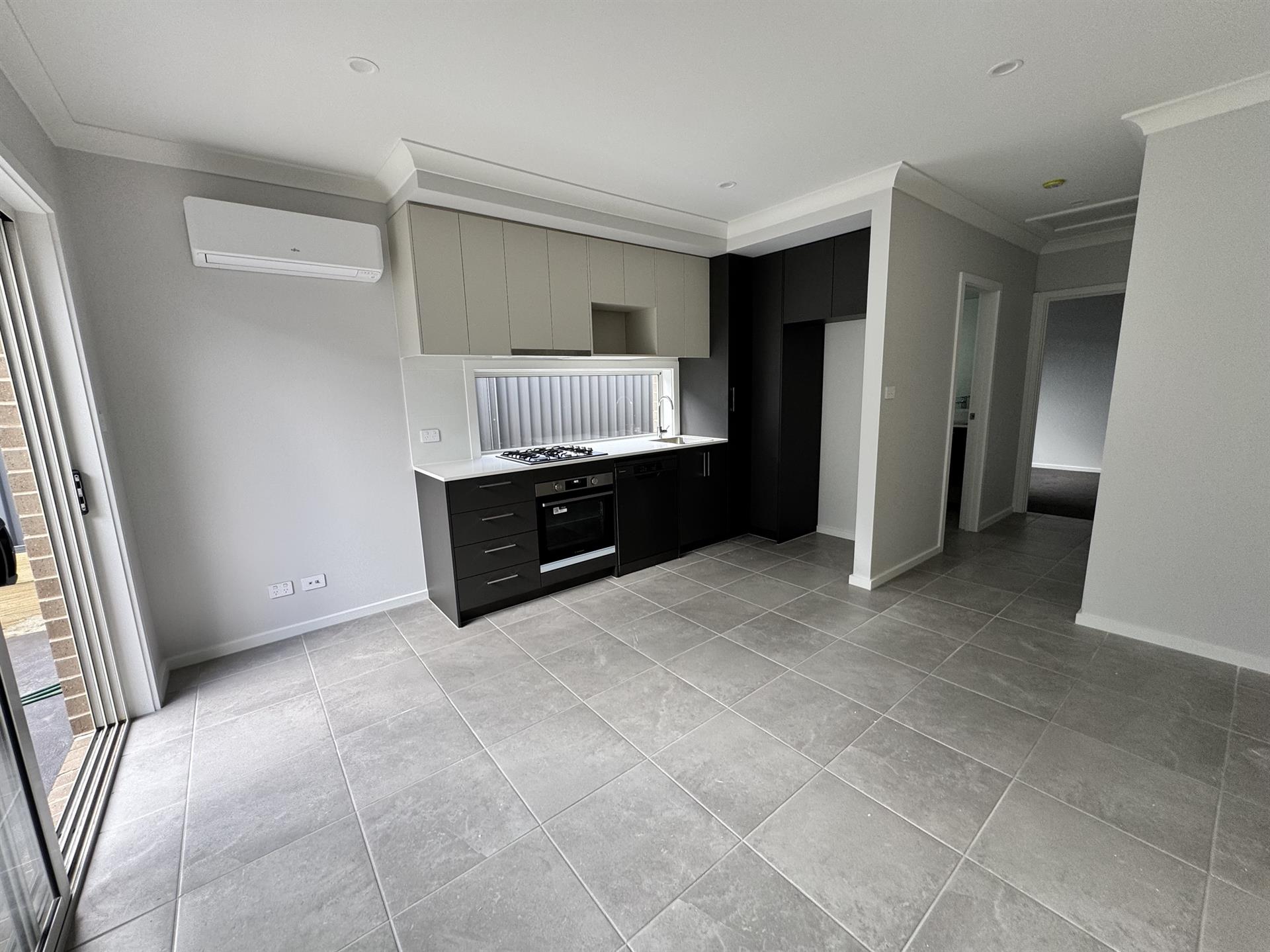 164a Copperfield Drive, ROSEMEADOW NSW 2560